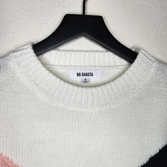 BB Dakota Bunny Slope Color Block Sweater Pink Size Small NWOT - Picture 5 of 6